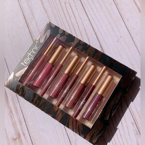 Lip color set burgundy and dark terracotta